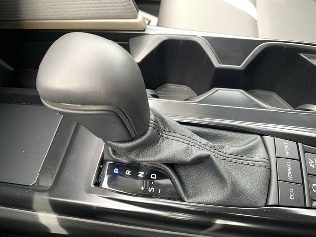 Used 2026 Toyota Camry SE w/ Convenience Package FWD image 25