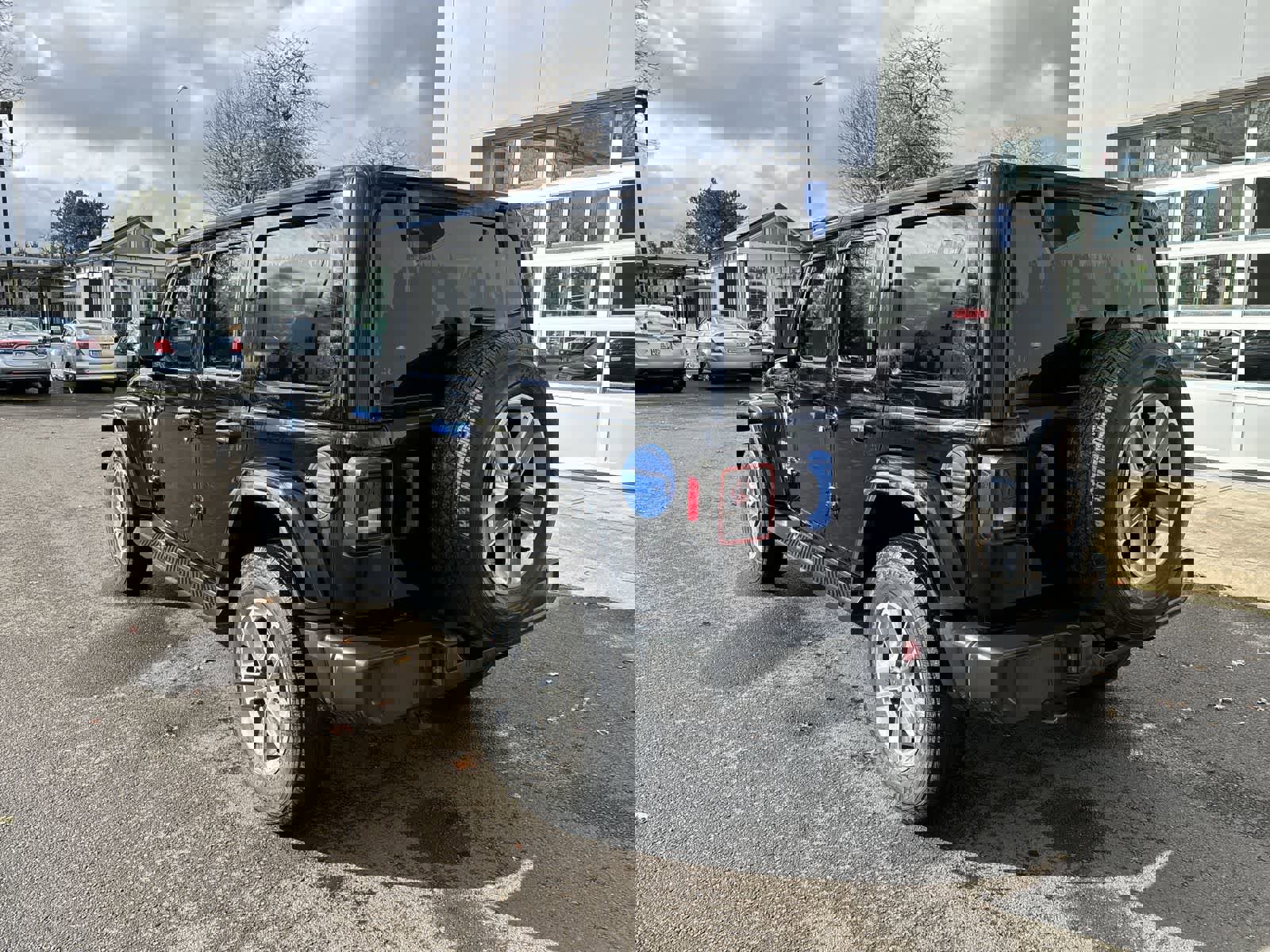 Used 2021 Jeep Wrangler Unlimited Sahara w/ Uconnect 4C Nav & Sound Group image 3