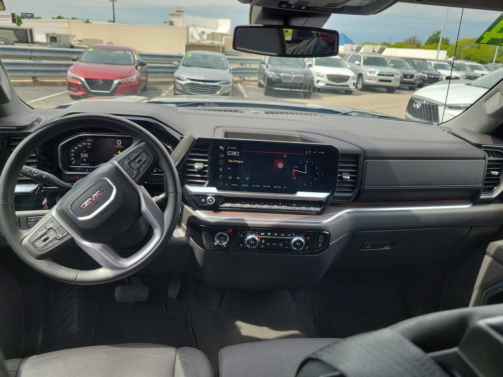Used 2024 GMC Sierra 1500 SLT AWD/4WD image 10