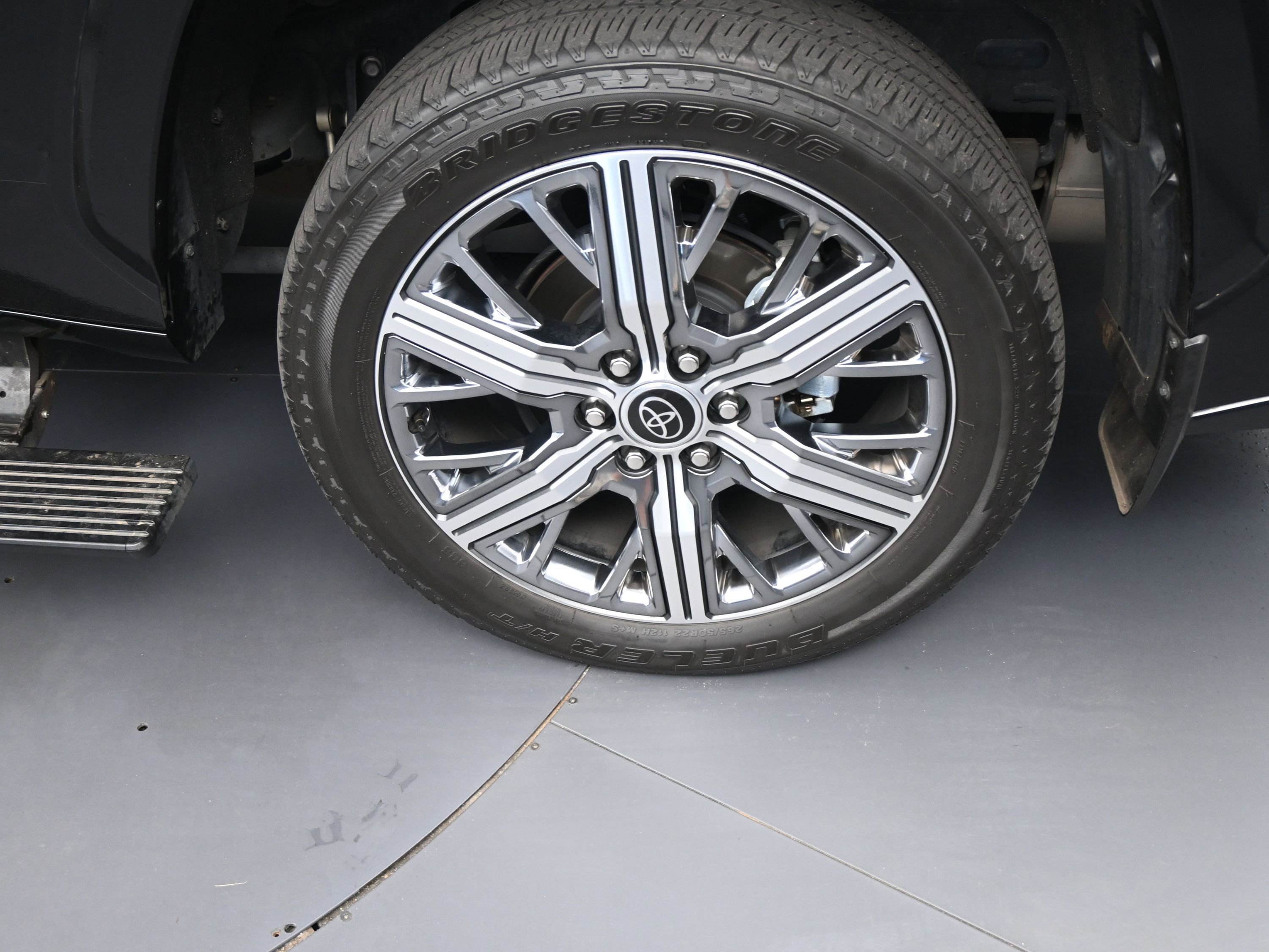 Certified 2024 Toyota Sequoia Capstone image 21