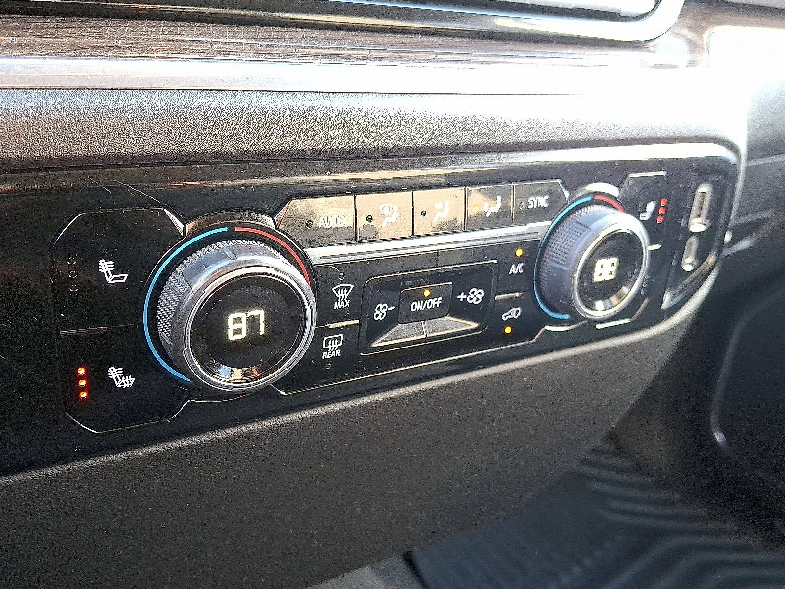 Used 2023 Chevrolet Silverado 1500 RST image 15