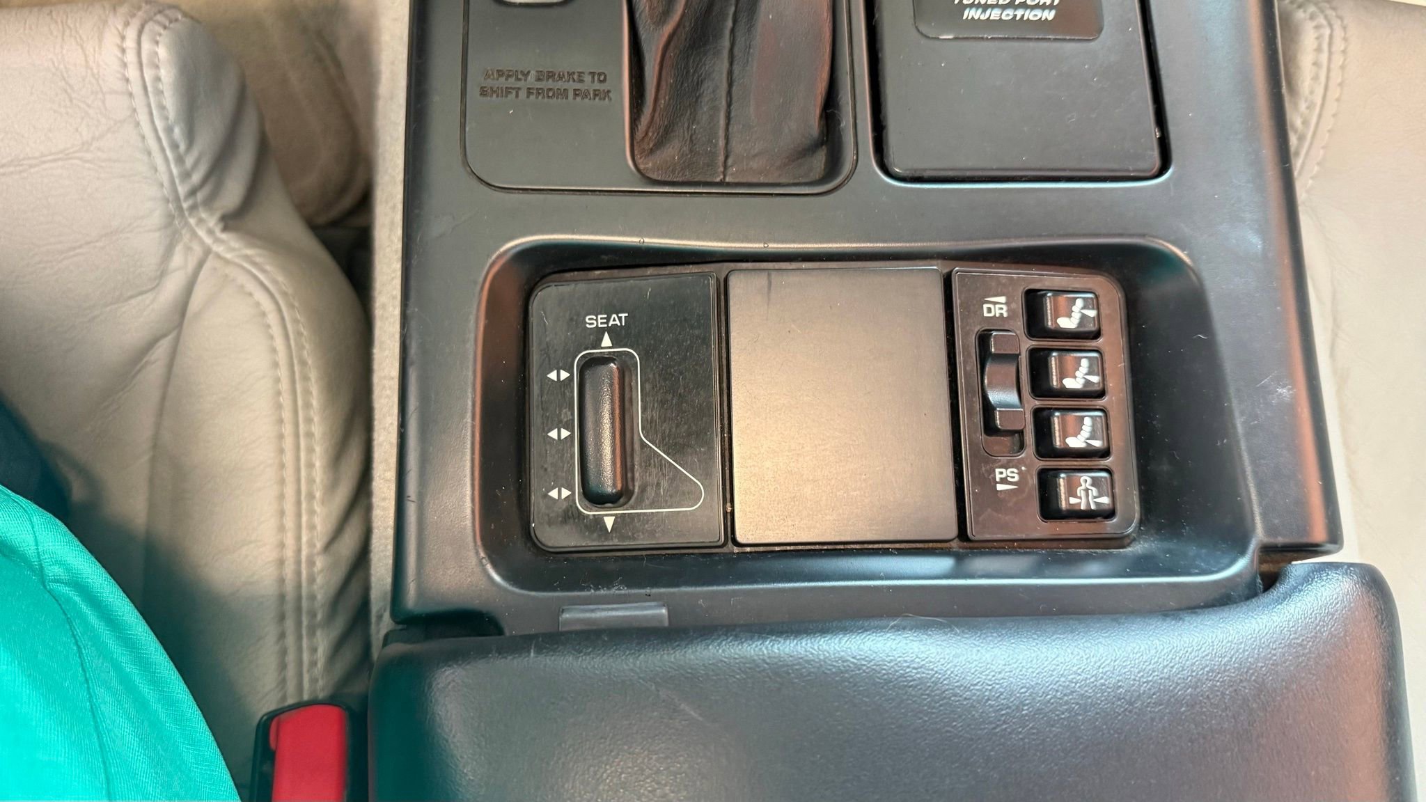 Used 1996 Chevrolet Corvette Convertible RWD image 60