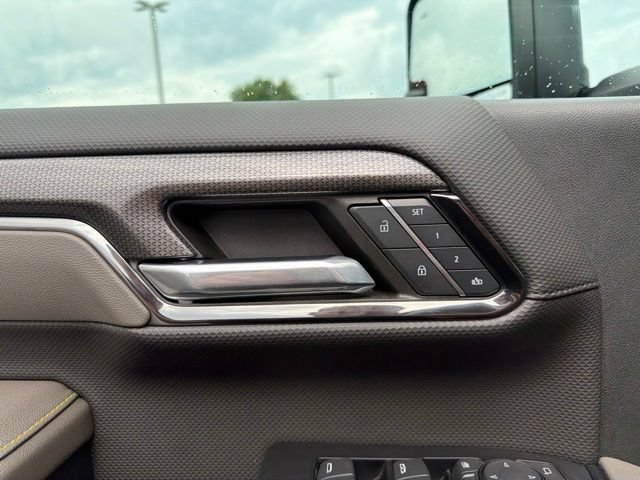 Used 2024 Chevrolet Silverado 2500 ZR2 w/ Technology Package AWD/4WD image 24