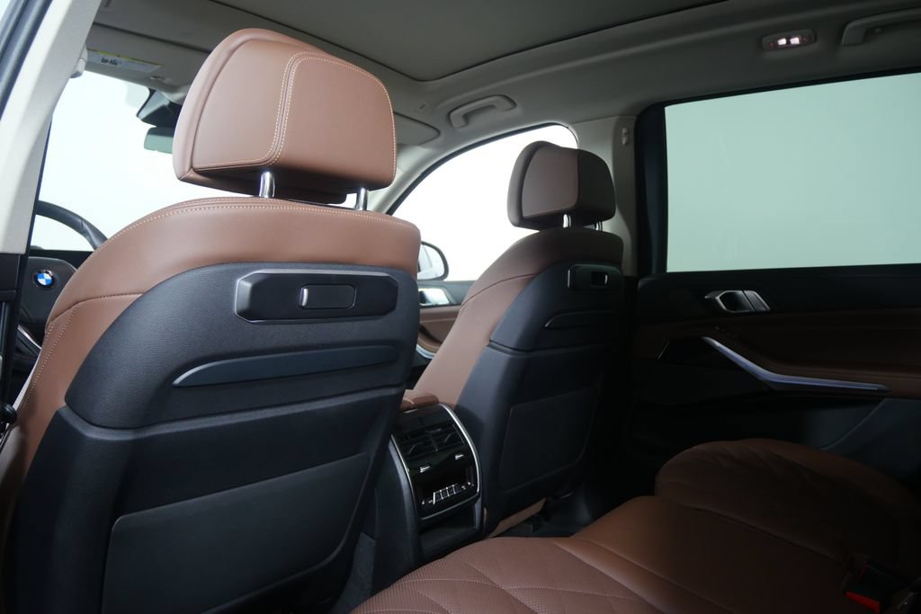 Used 2026 BMW X7 xDrive40i AWD/4WD image 19