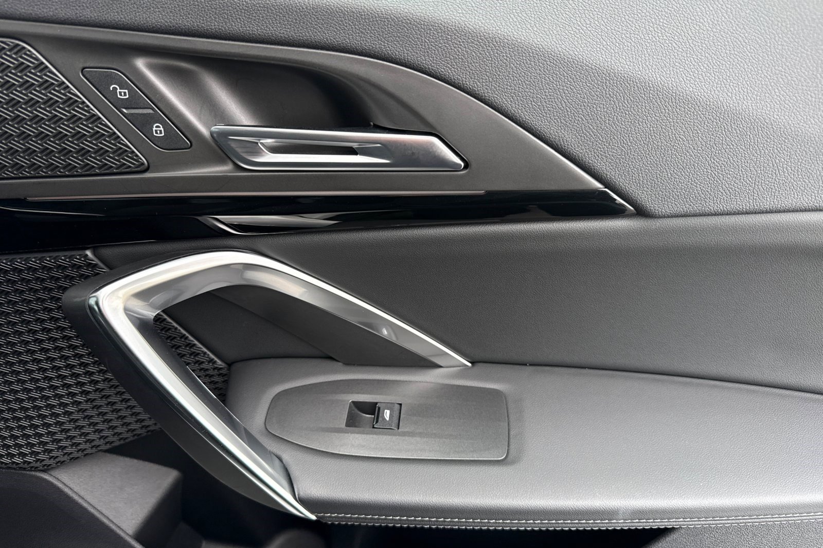 Certified 2023 BMW X1 xDrive28i w/ Convenience Package image 21