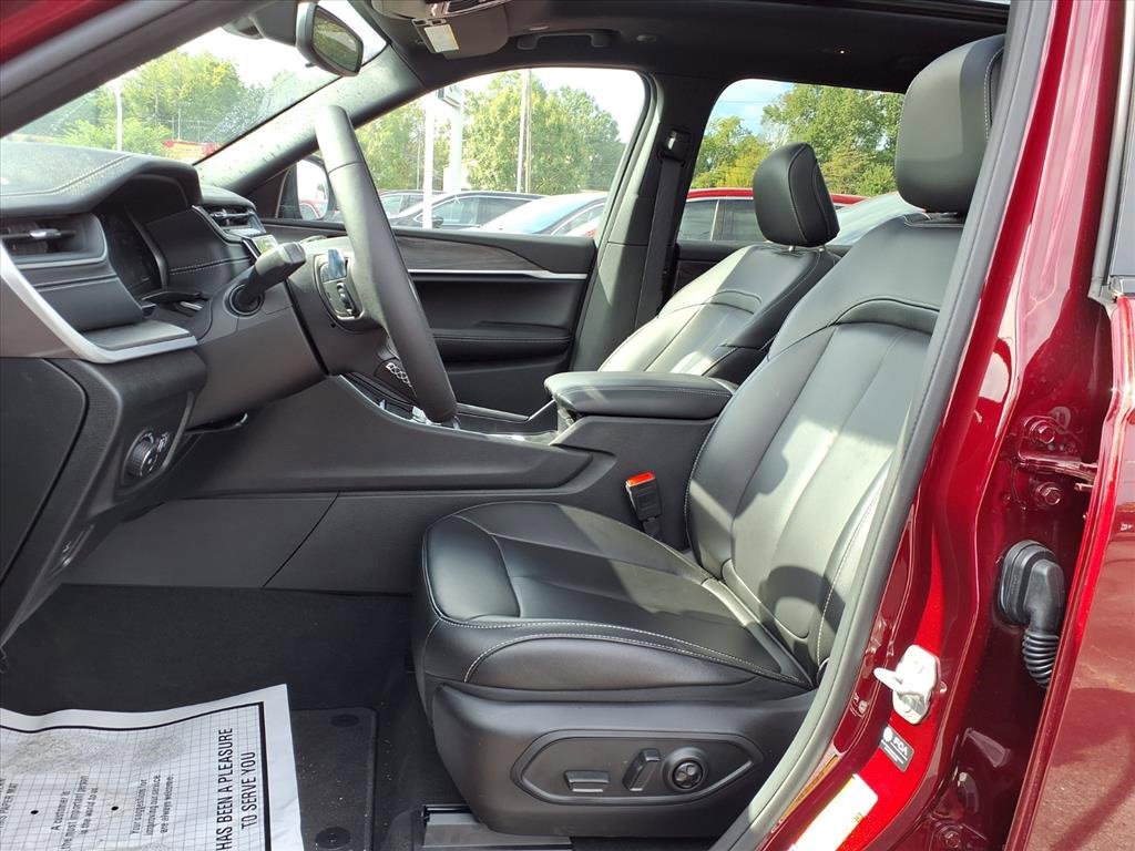 New 2025 Jeep Grand Cherokee L Limited image 3