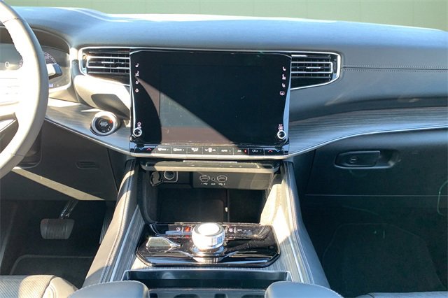 Used 2024 Jeep Wagoneer Series II w/ Flexible Seating Group image 11