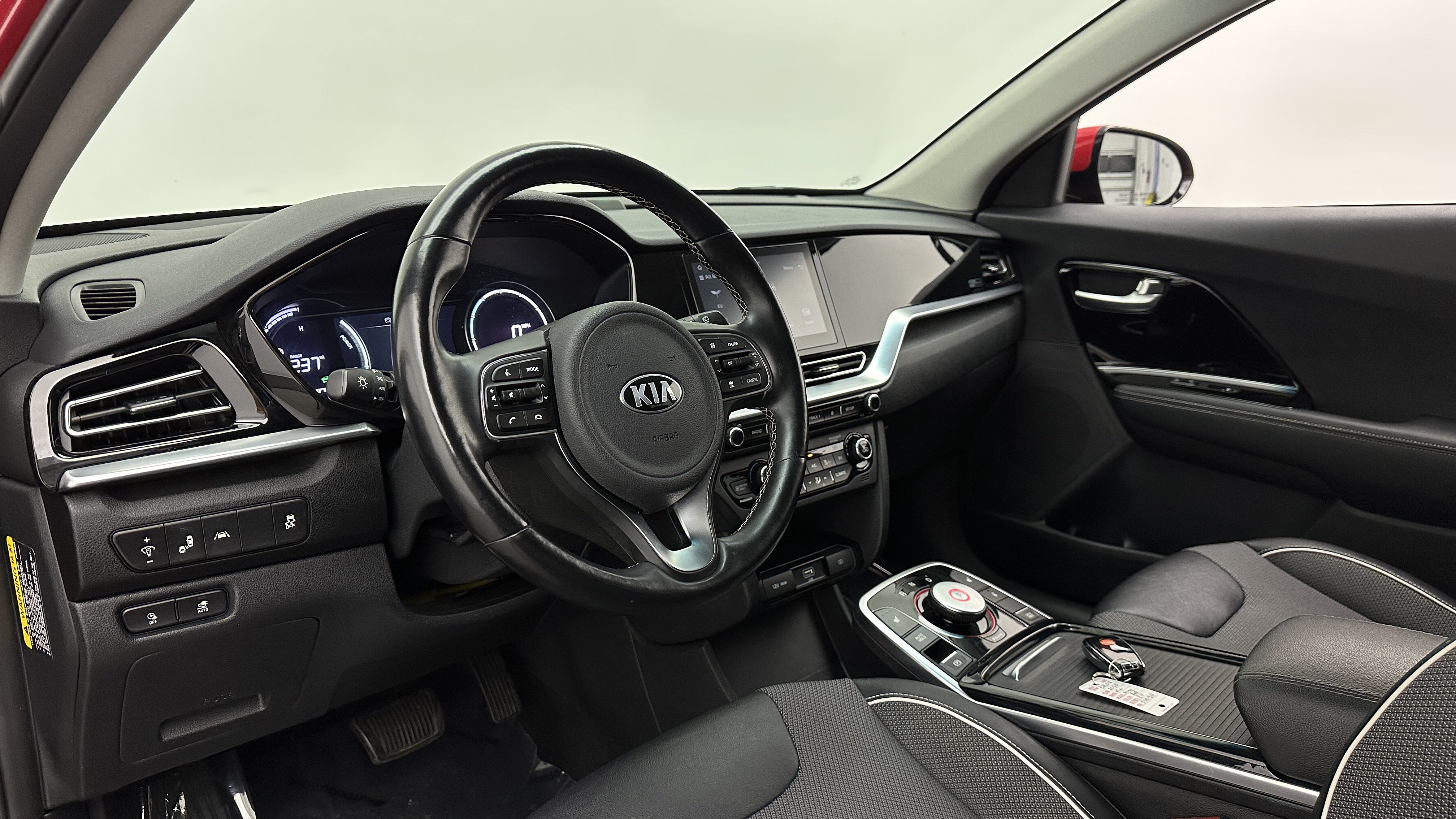 Used 2020 Kia Niro EX w/ Cold Weather Package FWD image 24