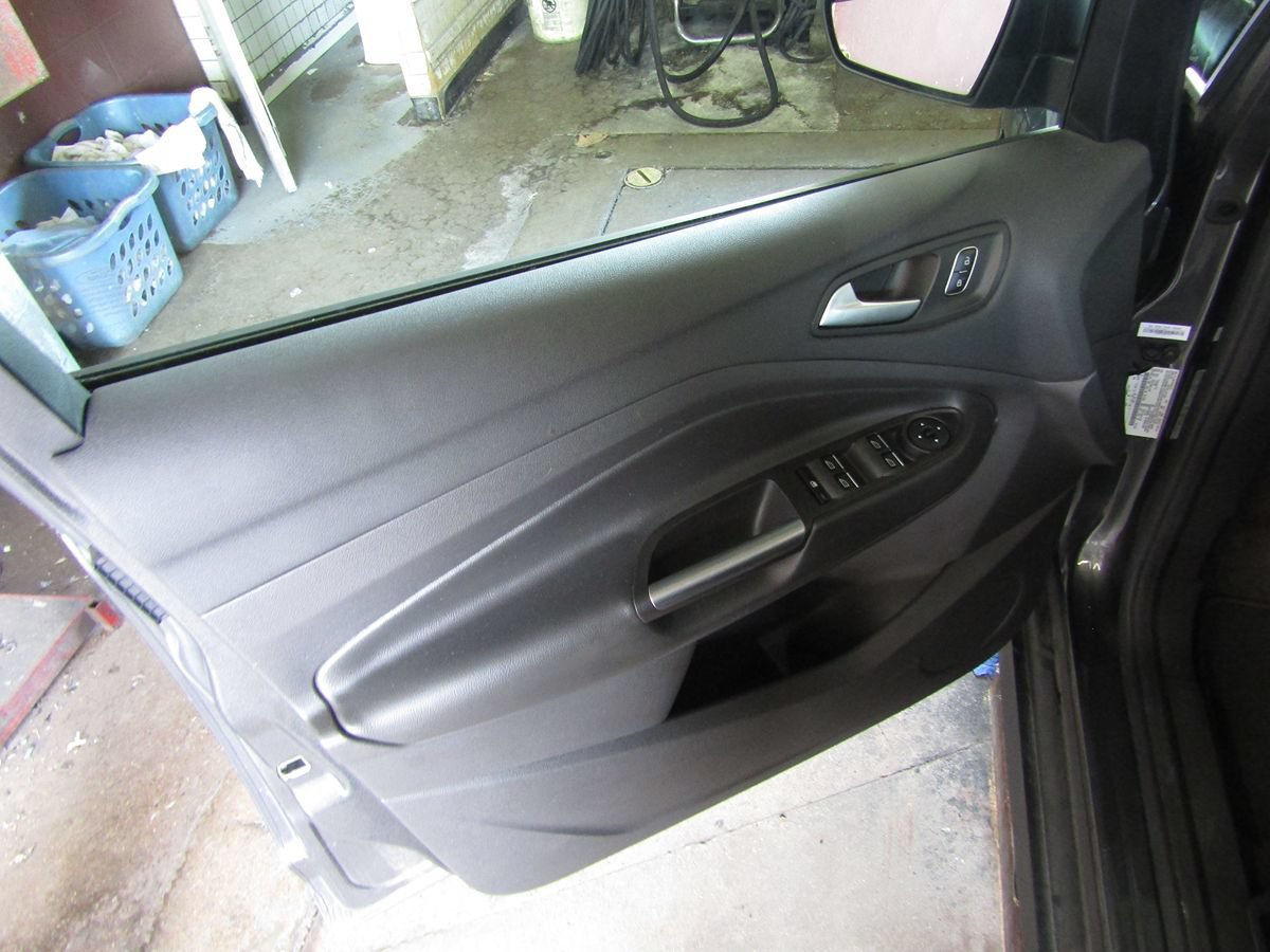 Used 2018 Ford C-MAX SE FWD image 24