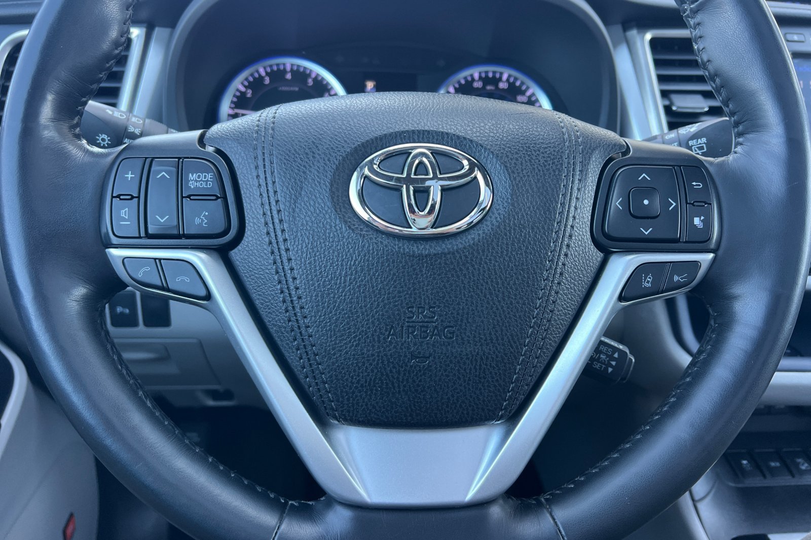 Certified 2019 Toyota Highlander Limited Platinum AWD/4WD image 23