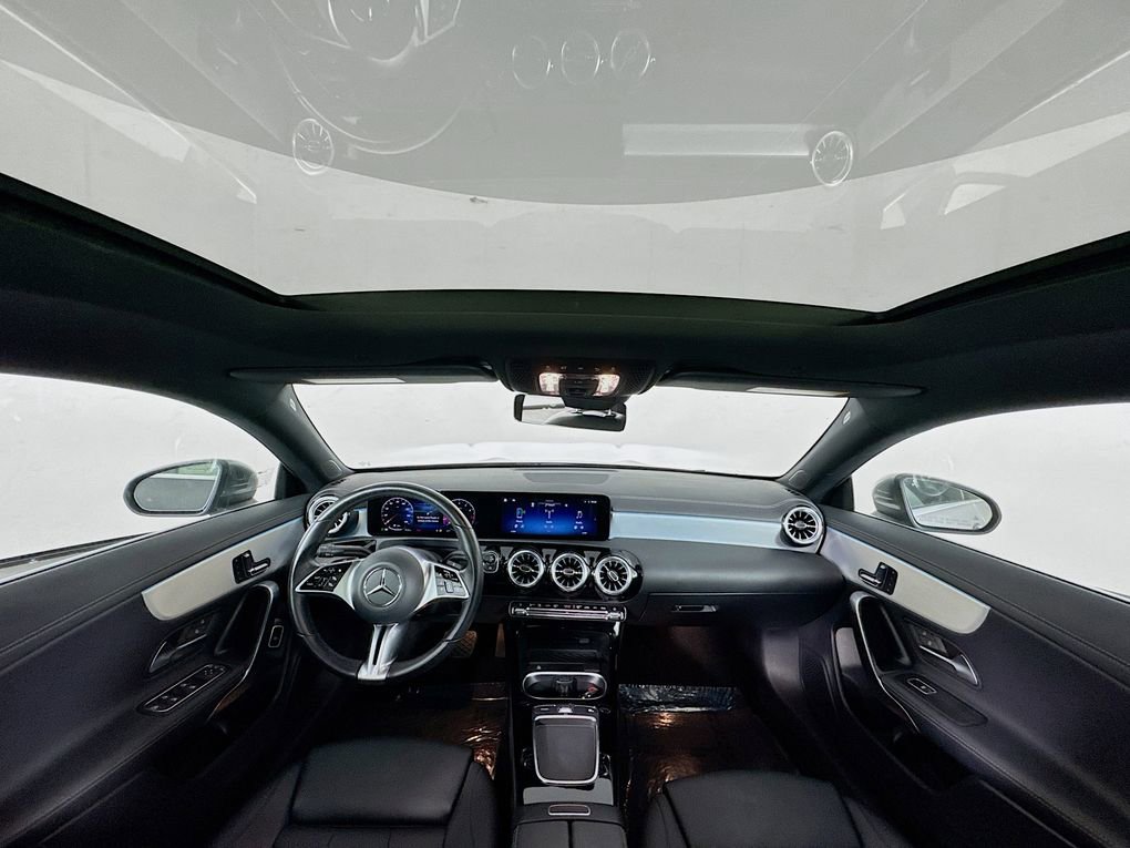 Used 2025 Mercedes-Benz CLA 250 image 37