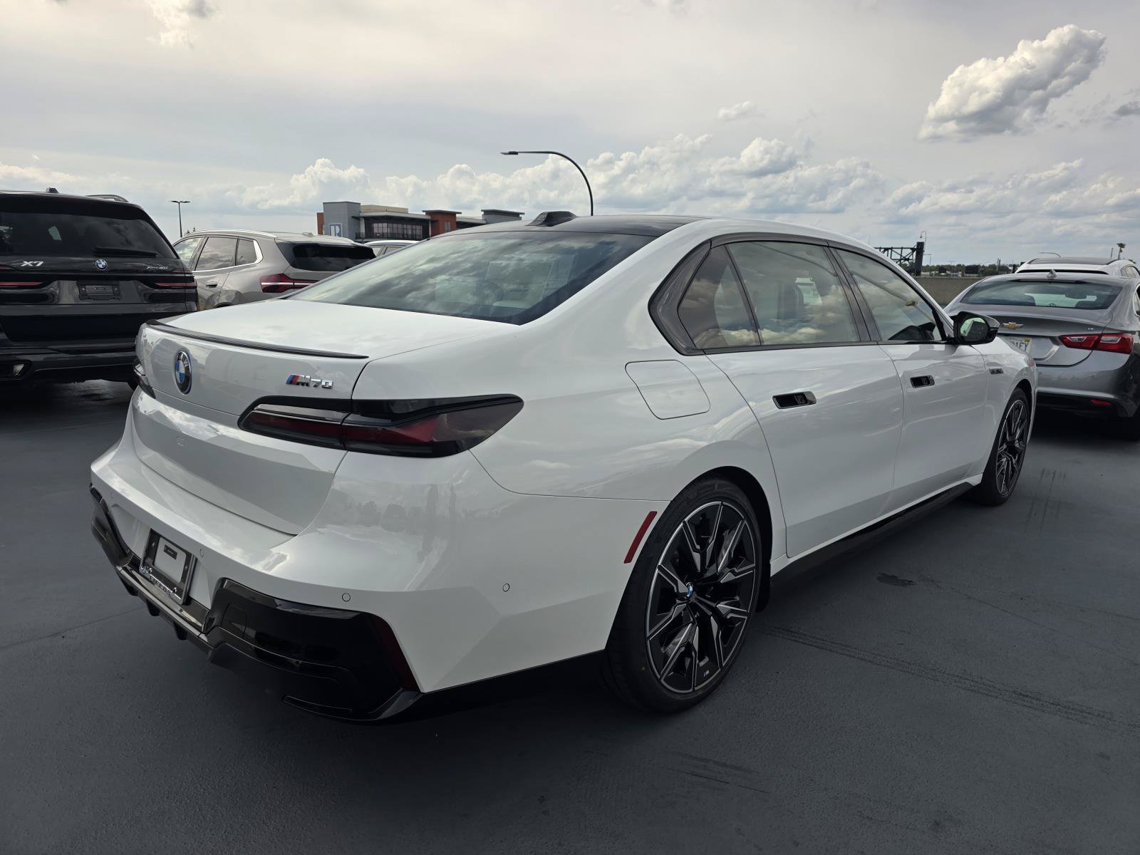 New 2026 BMW i7 xDrive60 w/ Executive Package AWD/4WD image 2