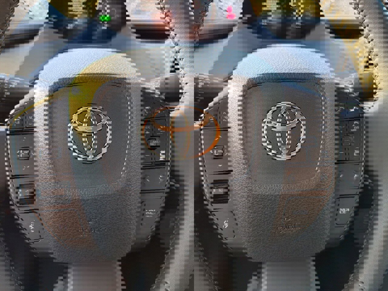 Used 2025 Toyota Prius LE image 12