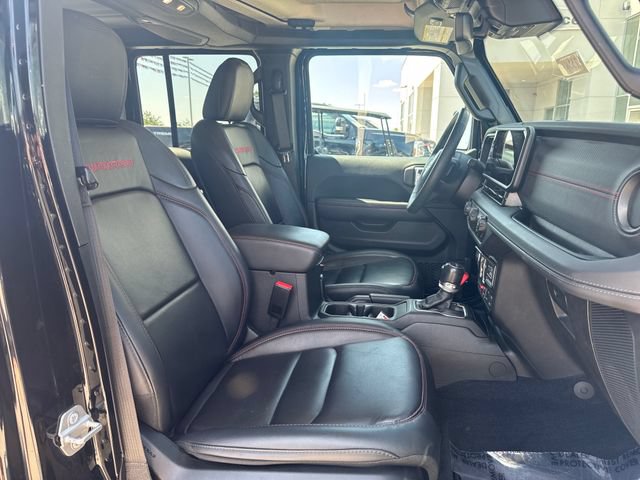 Used 2025 Jeep Gladiator Rubicon w/ Convenience Group AWD/4WD image 30
