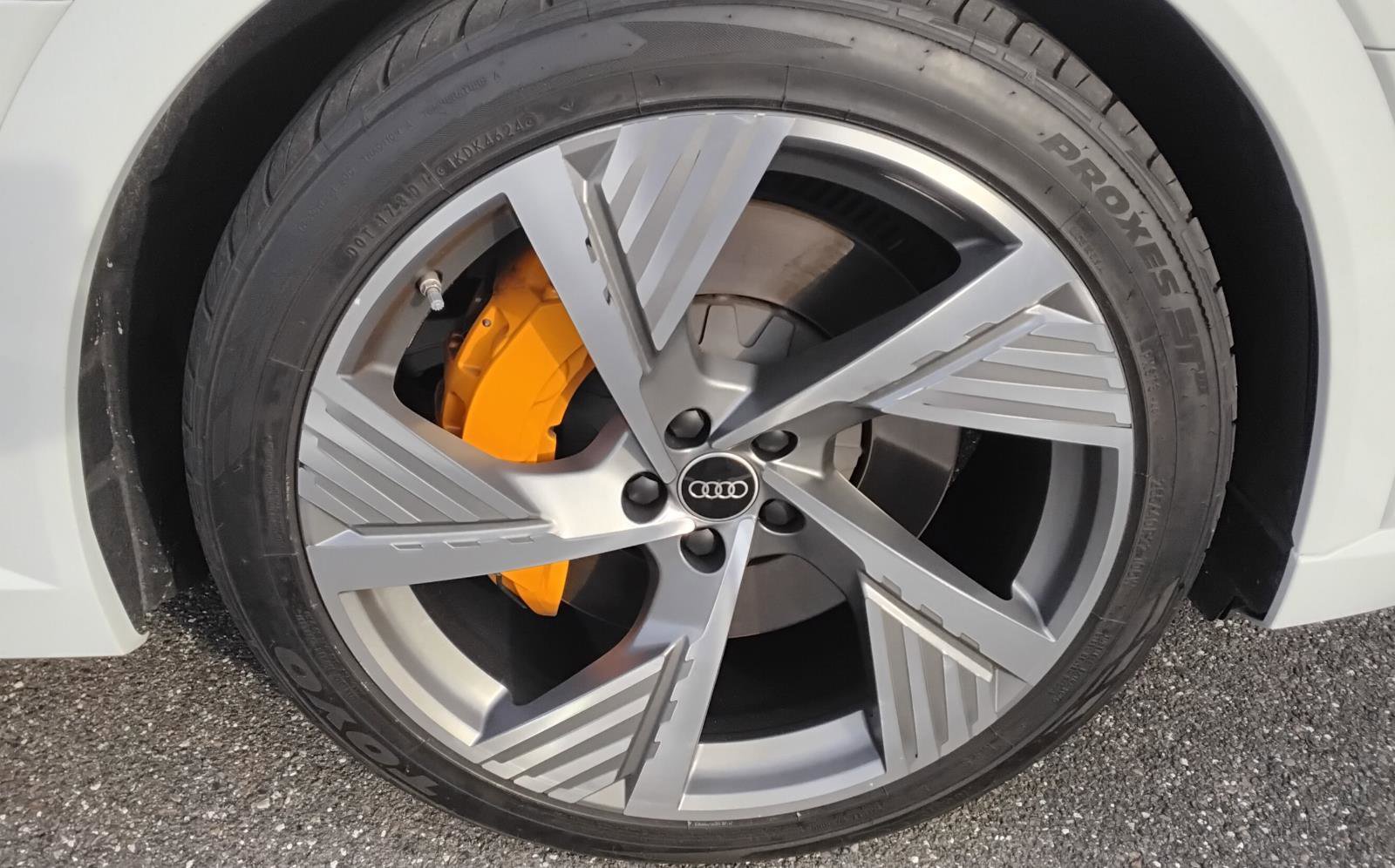 Used 2023 Audi e-tron Prestige w/ Prestige Package image 14