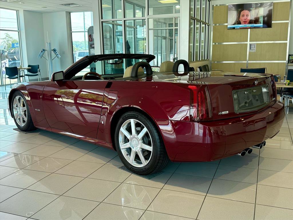 Used 2007 Cadillac XLR RWD image 6