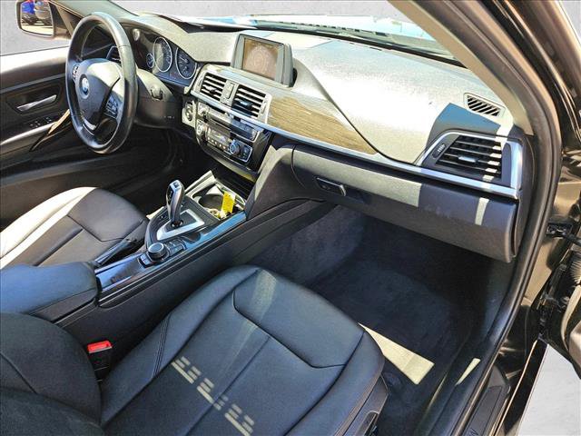Used 2017 BMW 320i Sedan RWD image 21