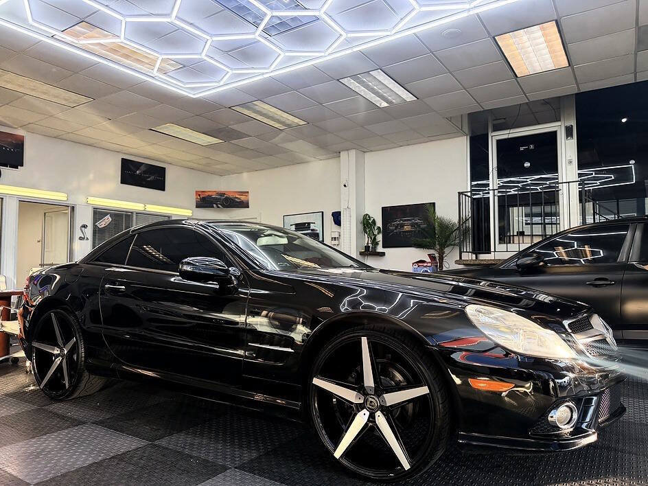 Used 2011 Mercedes-Benz SL 550 image 6