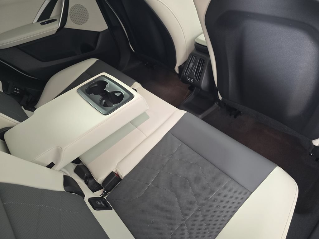 New 2026 BMW X2 xDrive28i w/ Technology Package AWD/4WD image 10