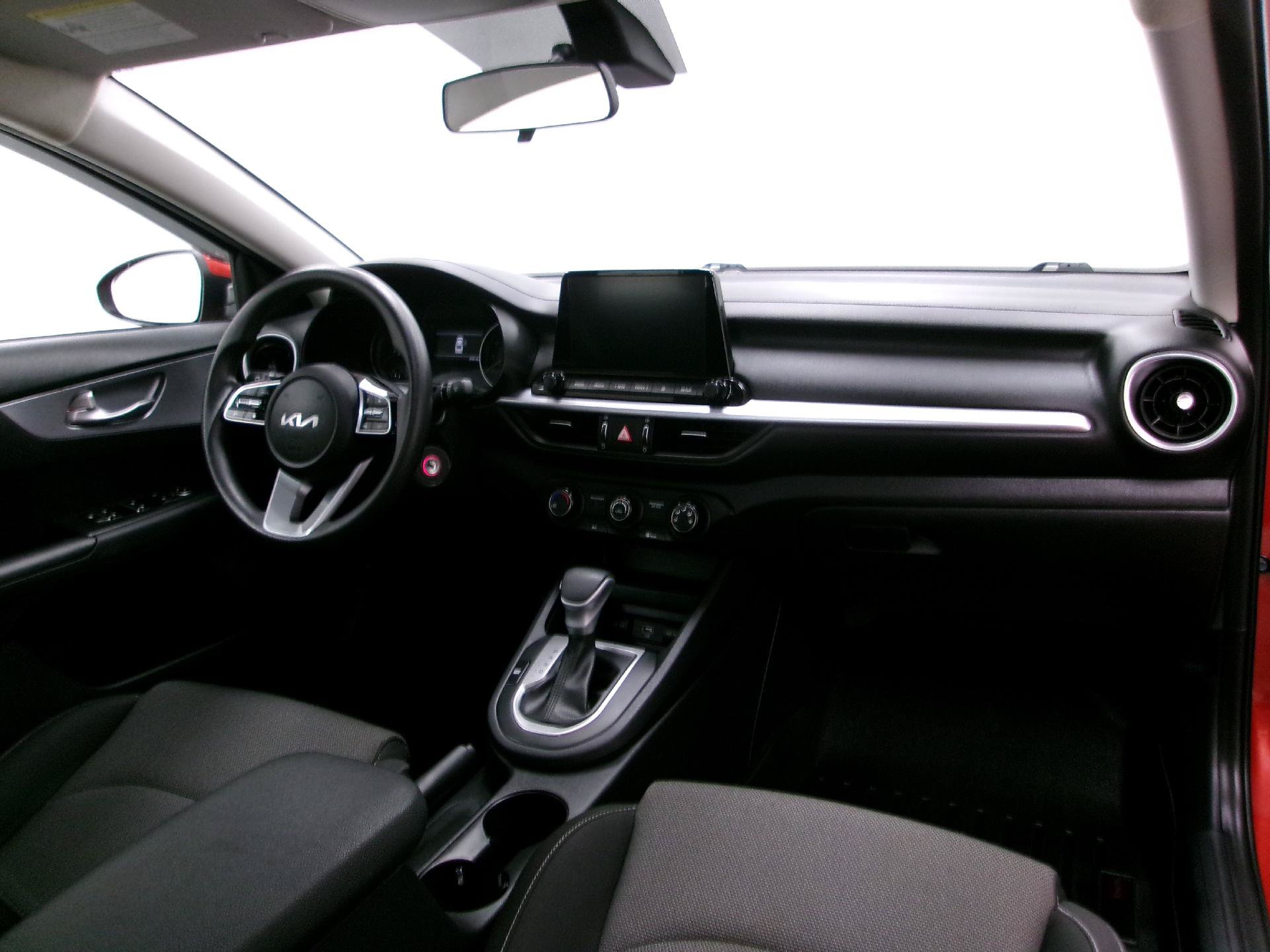 Used 2022 Kia Forte LXS FWD image 3