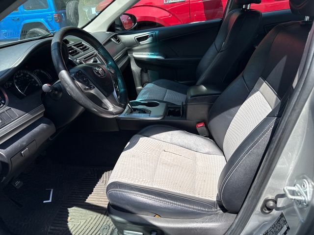 Used 2012 Toyota Camry SE FWD image 19