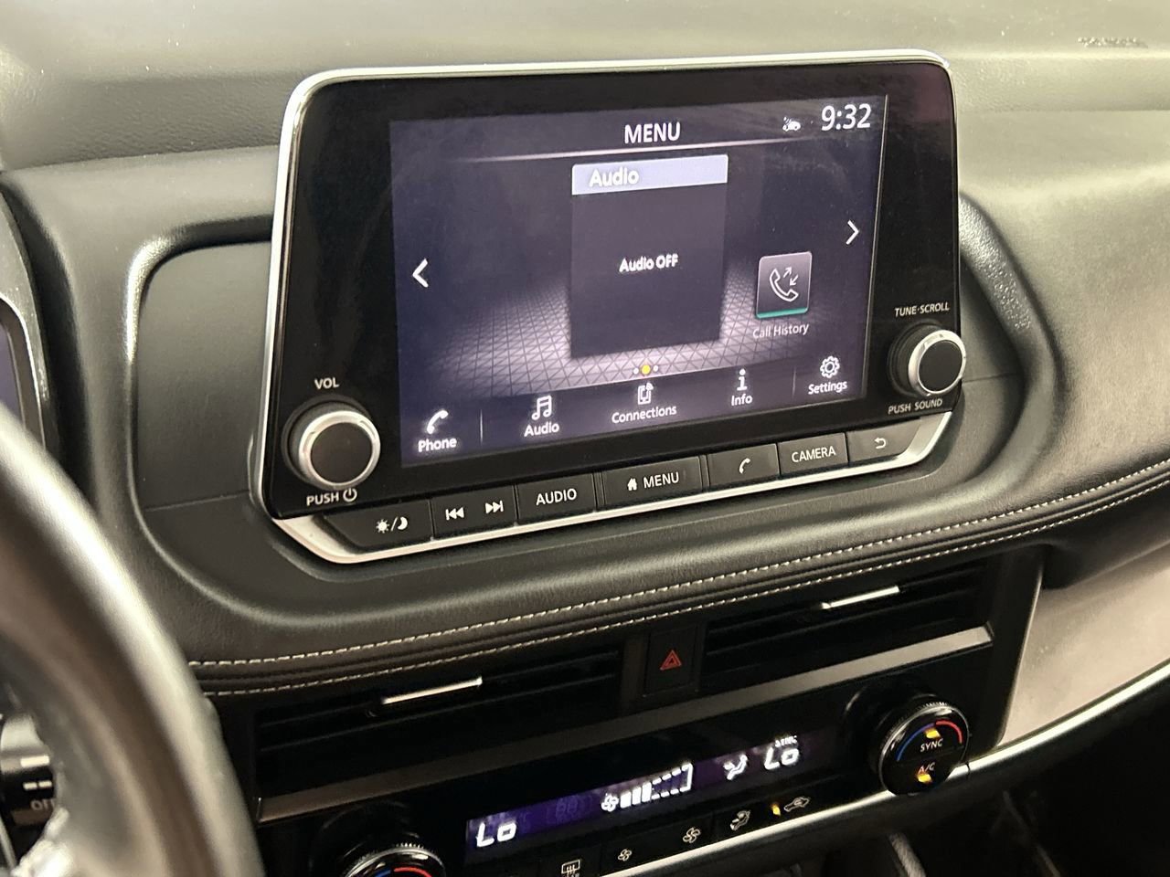 Used 2025 Nissan Rogue SV AWD/4WD image 16