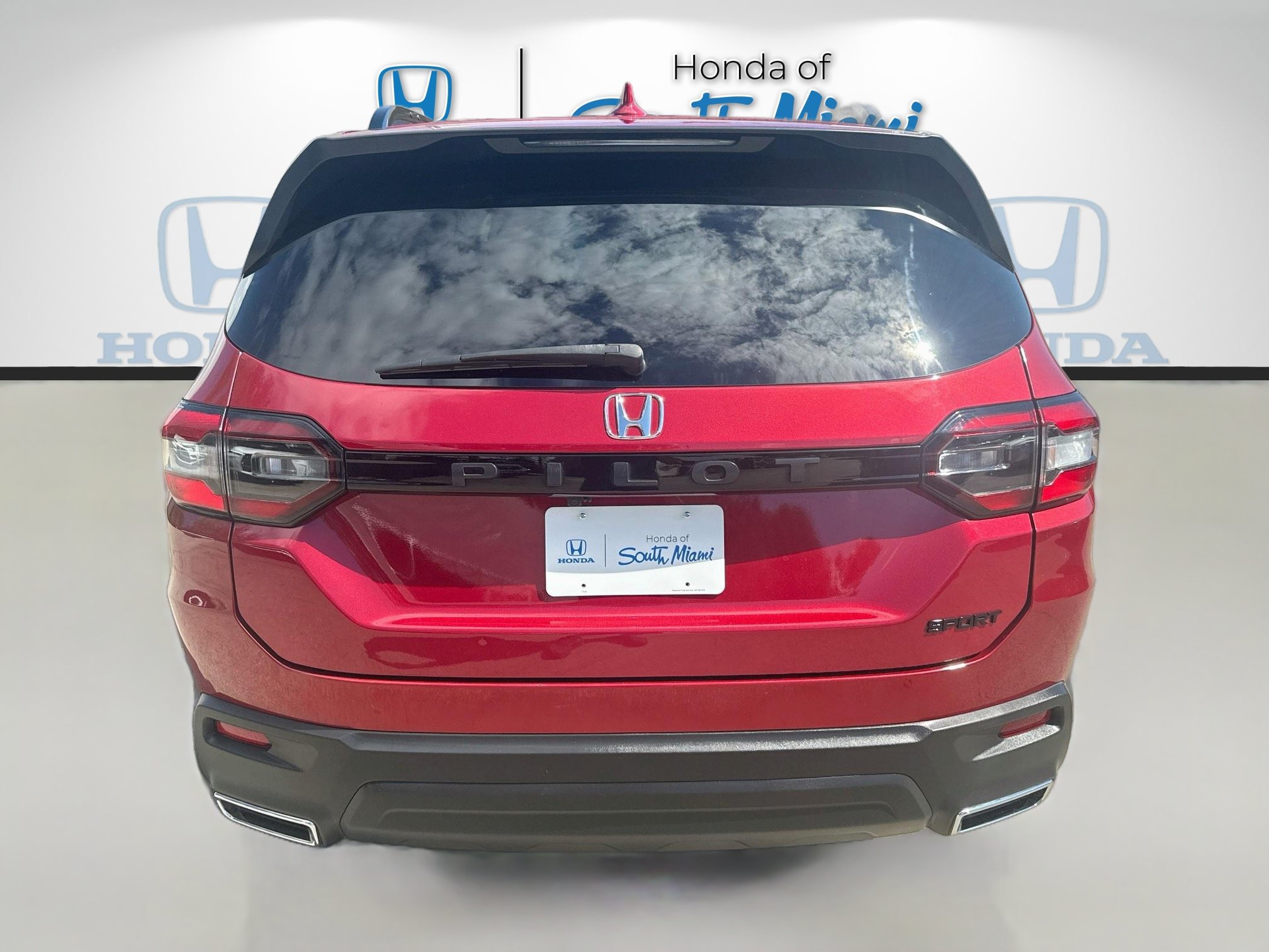 Used 2025 Honda Pilot Sport image 6