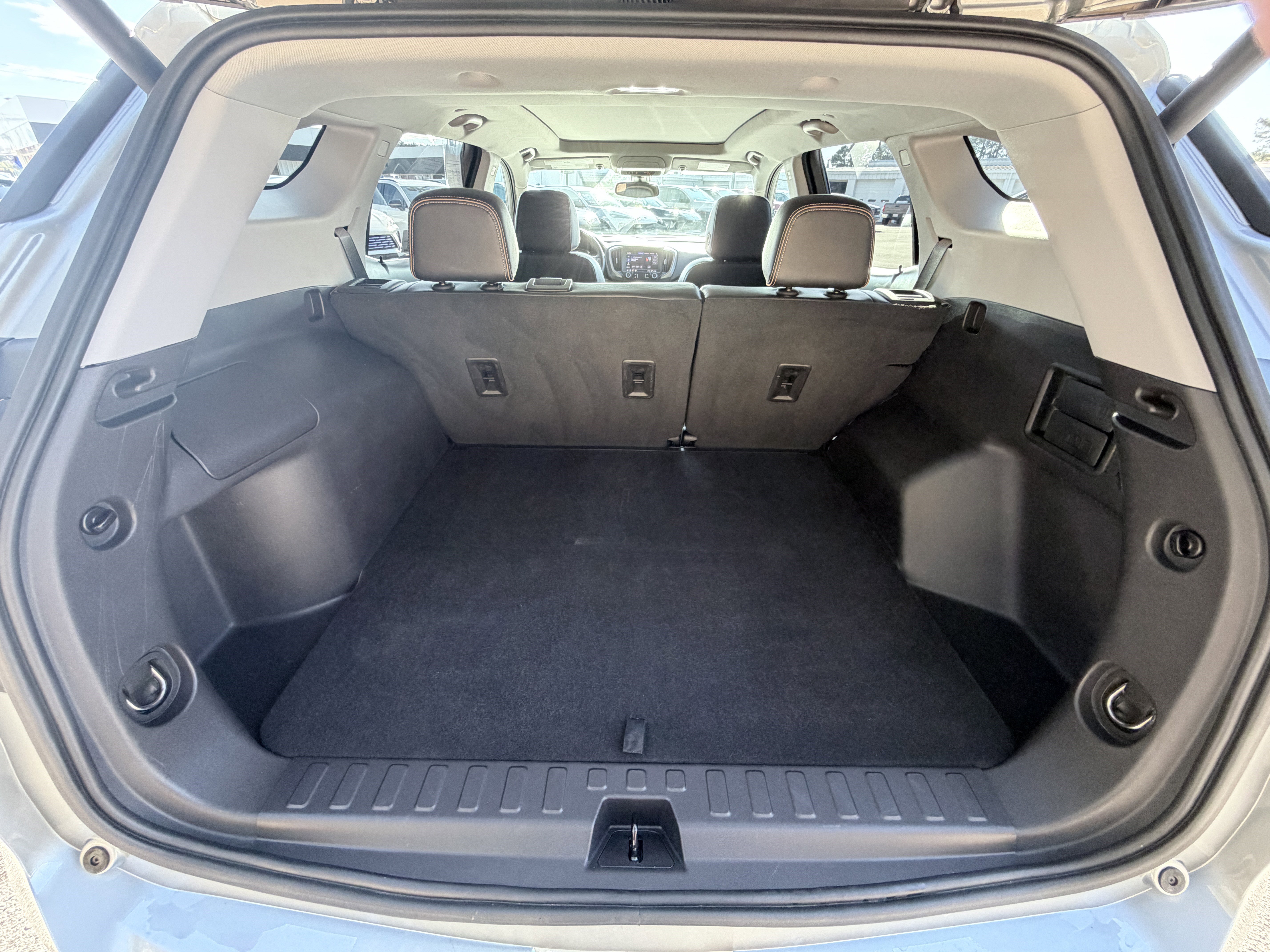 Used 2024 GMC Terrain AT4 image 4