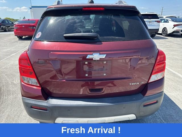 Used 2016 Chevrolet Trax LT w/ LT Sun and Sound Package FWD image 17