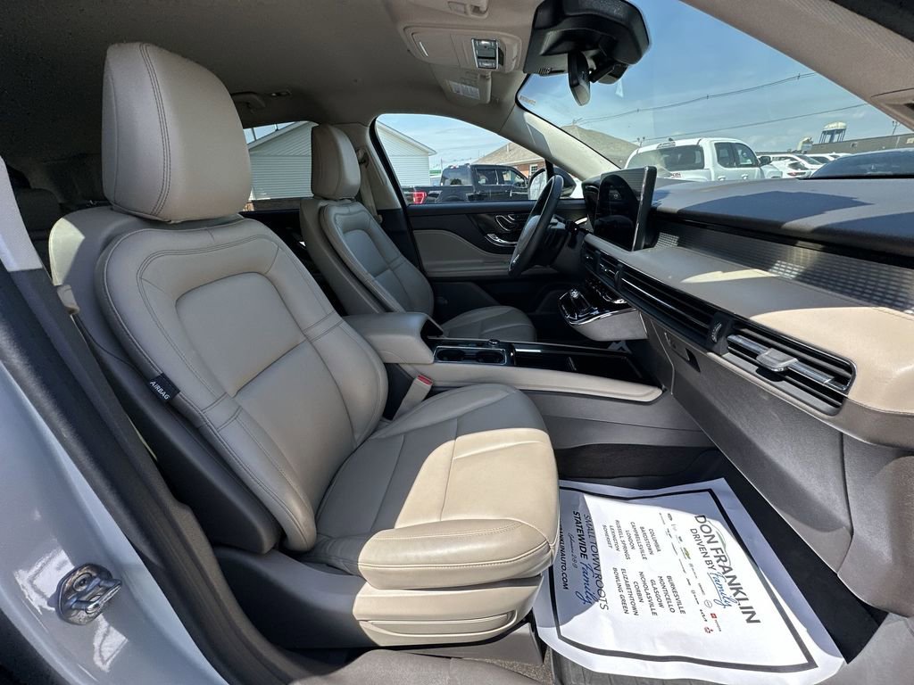 Used 2023 Lincoln Corsair AWD w/ Towing Package image 24
