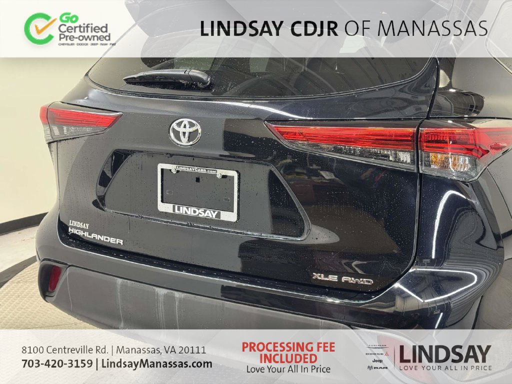 Used 2021 Toyota Highlander XLE AWD/4WD image 9