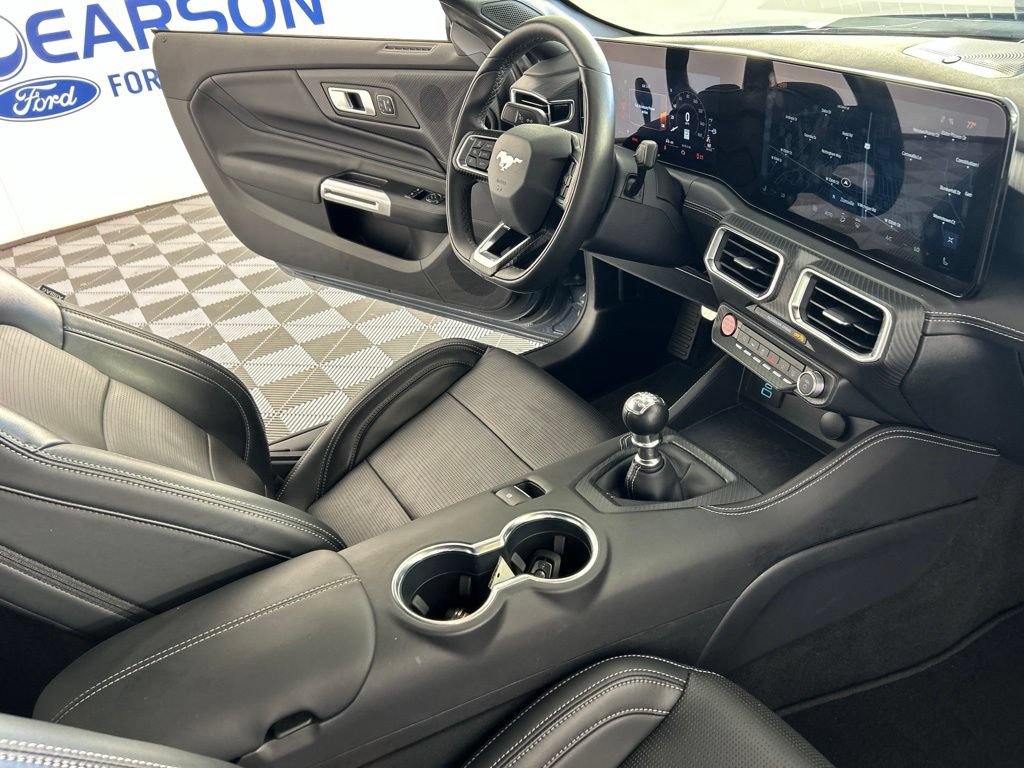 Used 2025 Ford Mustang GT Premium RWD image 37
