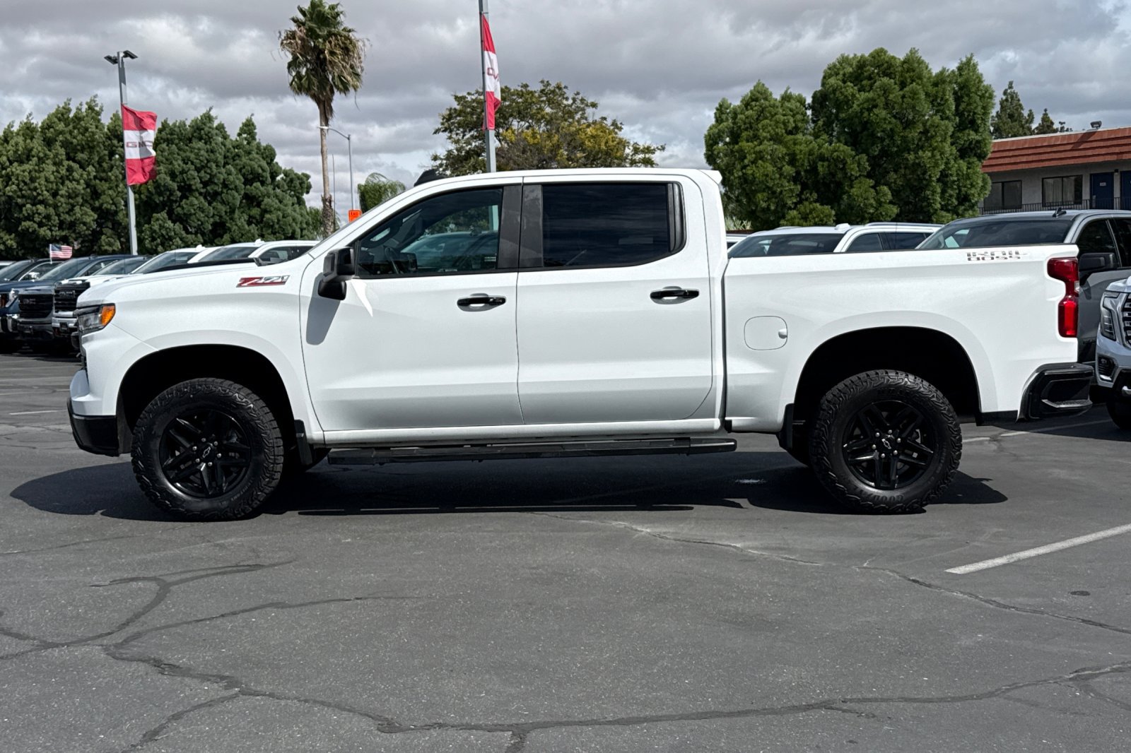 Used 2023 Chevrolet Silverado 1500 LT Trail Boss w/ Protection Package AWD/4WD image 7