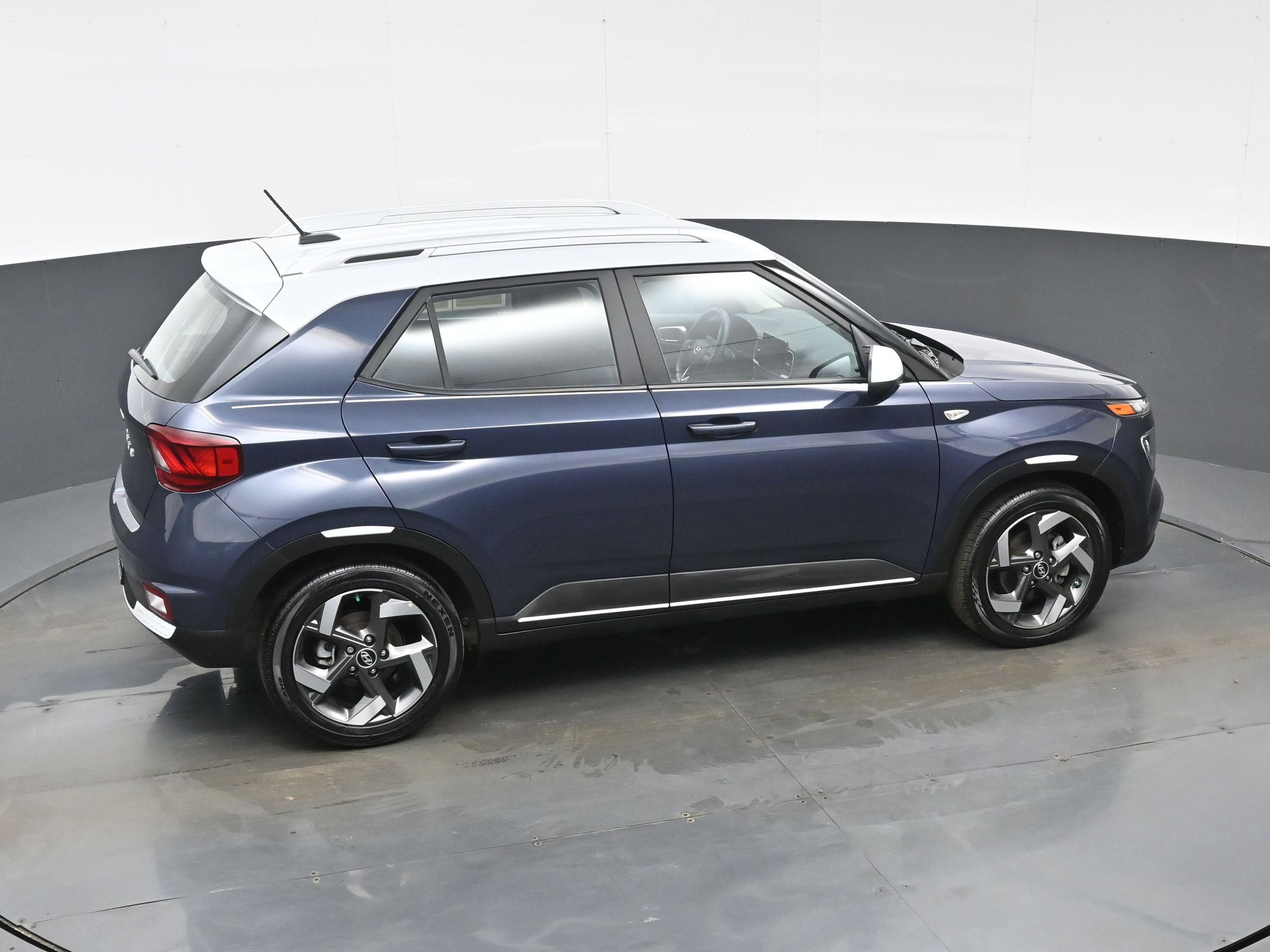 Certified 2025 Hyundai Venue Limited image 38