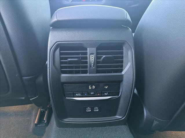 Used 2023 BMW 330i Sedan w/ Premium Package image 17