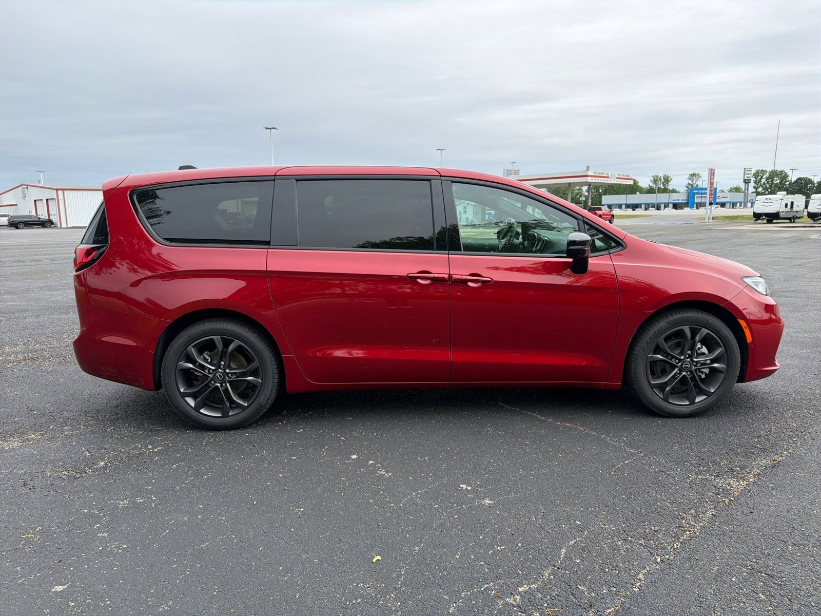 New 2026 Chrysler Pacifica Select FWD image 4