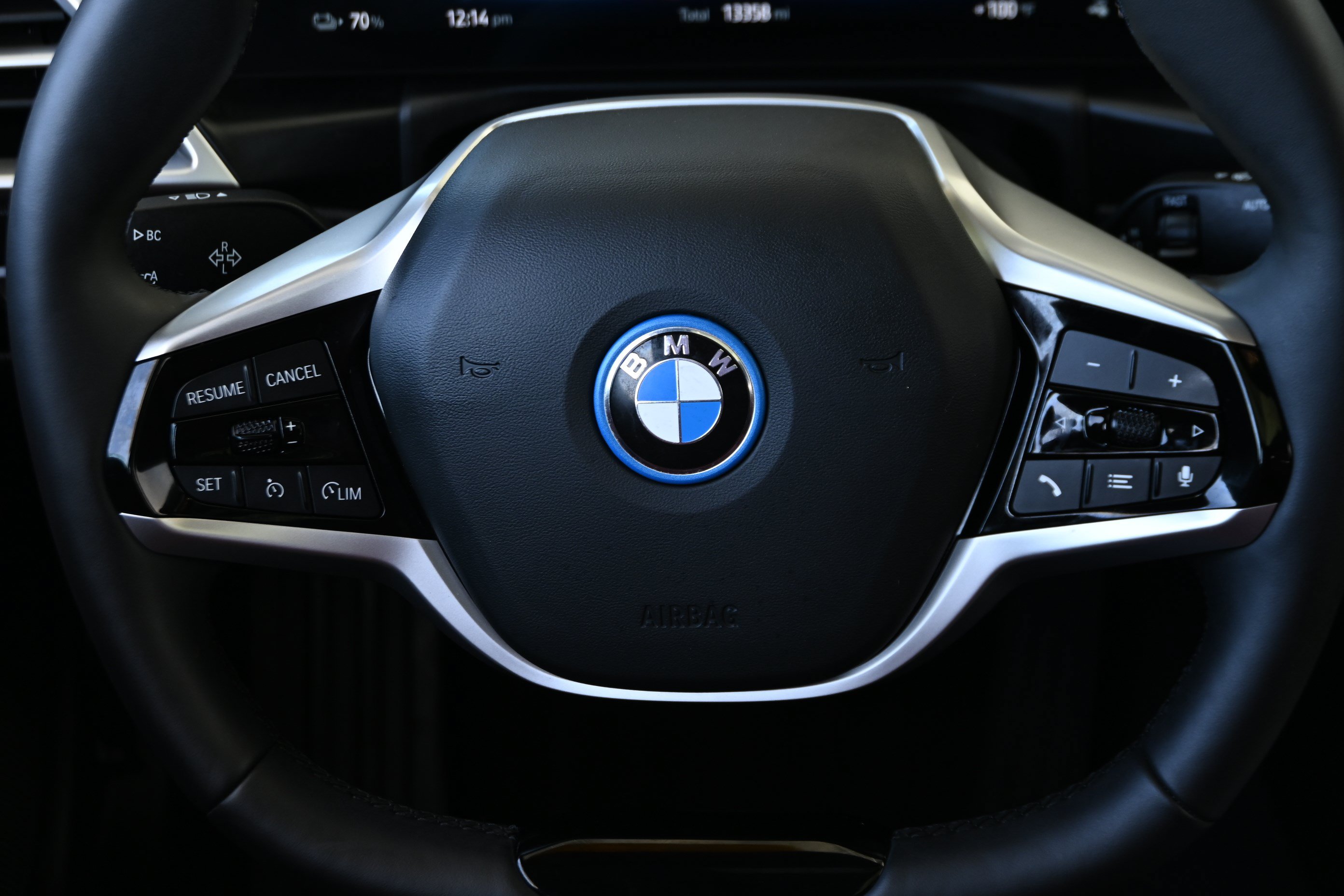 Certified 2025 BMW i4 eDrive40 w/ Premium Package RWD image 33