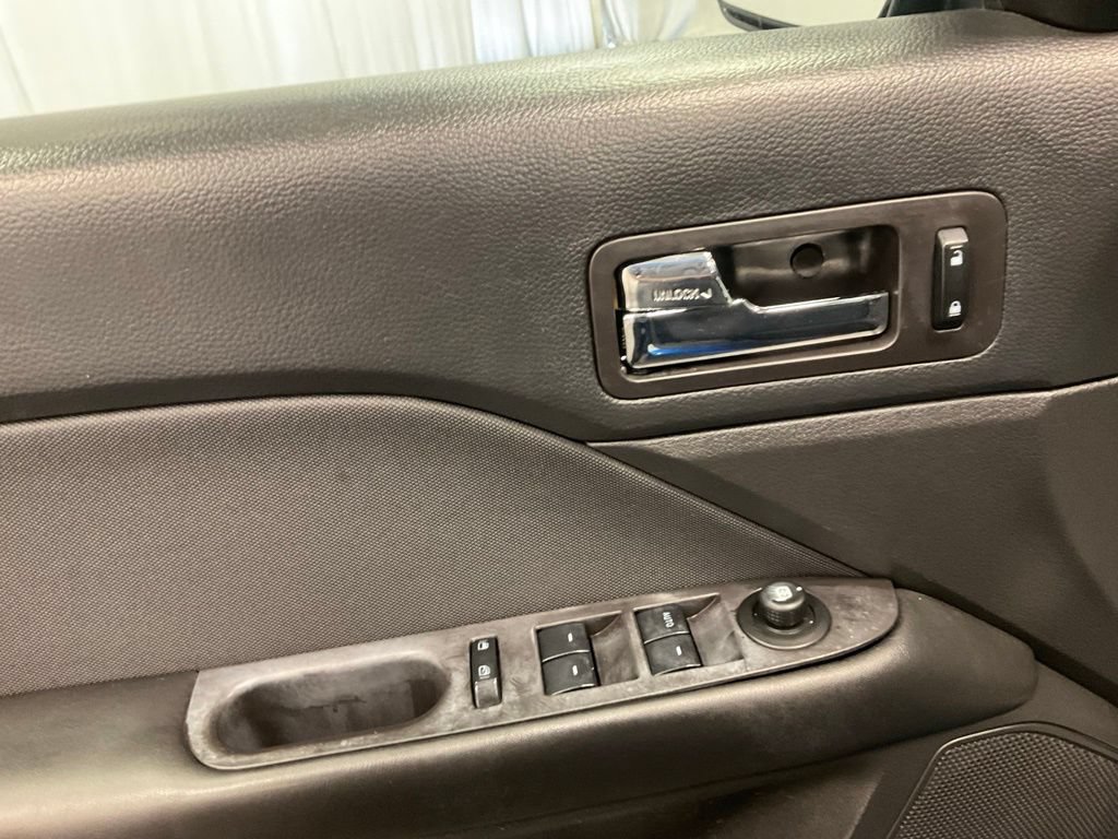 Used 2012 Ford Fusion SE FWD image 15