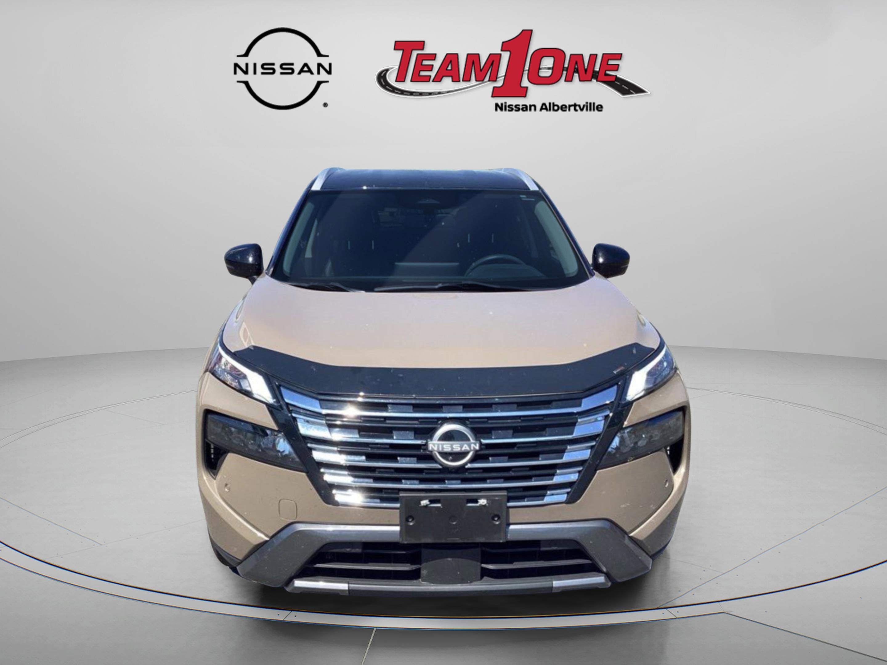 Used 2024 Nissan Rogue SL image 2