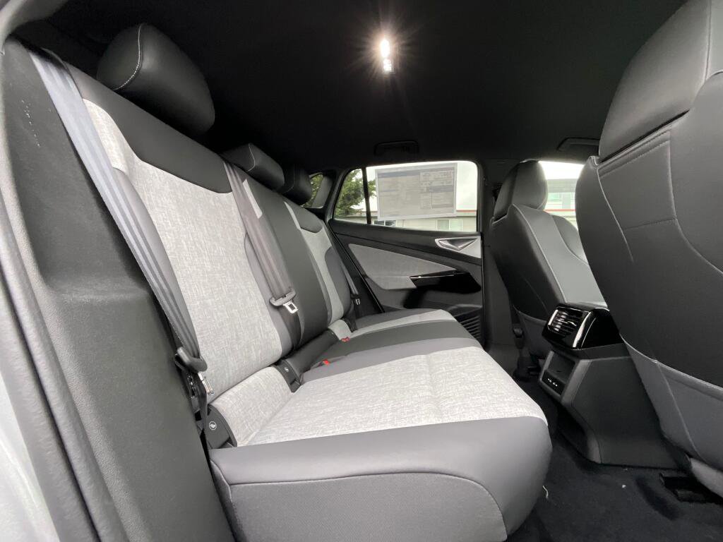 New 2026 Volkswagen ID.4 Pro image 15