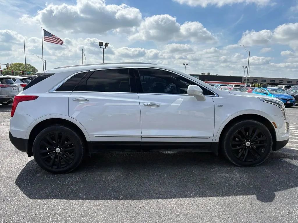 Used 2017 Cadillac XT5 Platinum AWD/4WD image 6