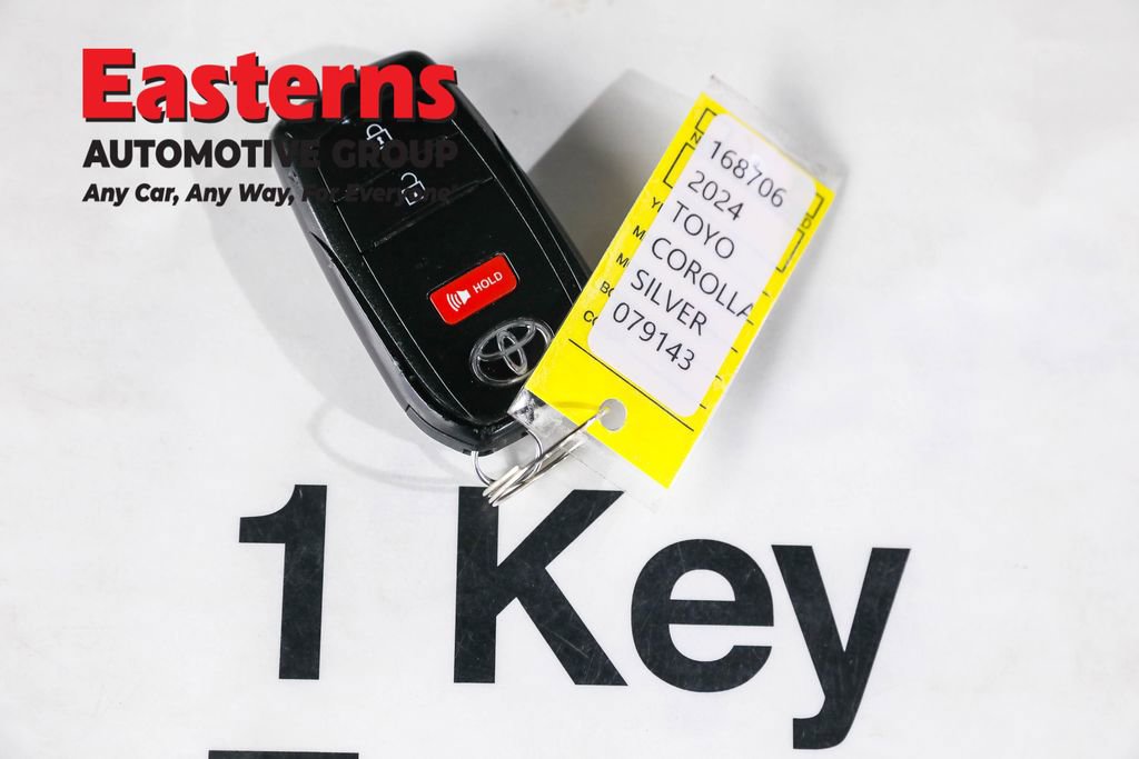 Used 2024 Toyota Corolla Cross LE image 25