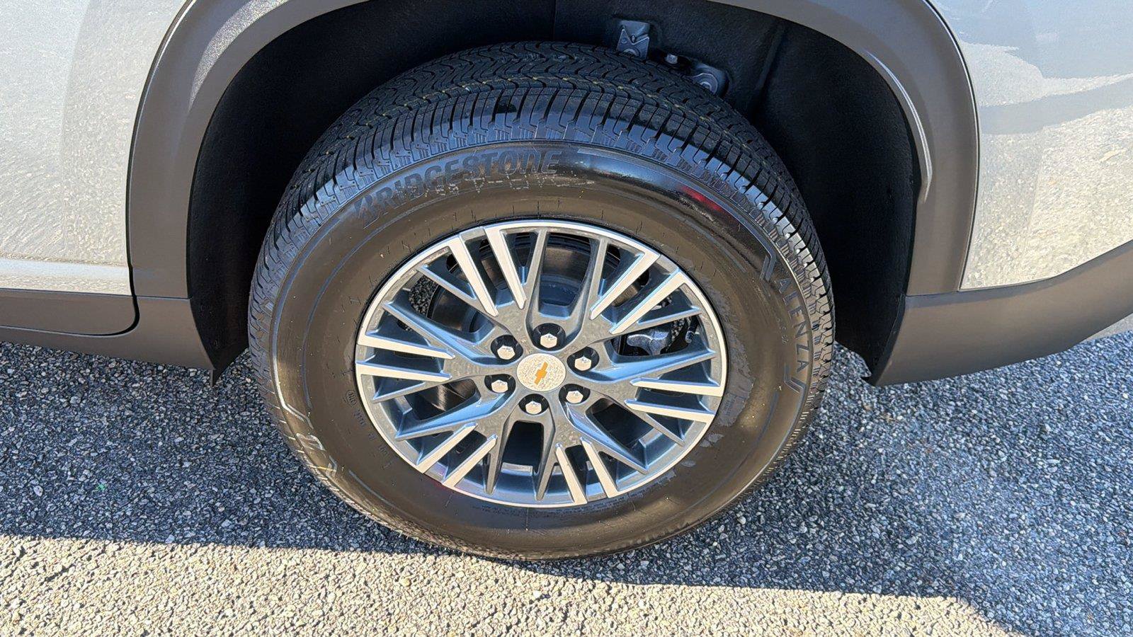 New 2027 Chevrolet Traverse LT FWD image 11
