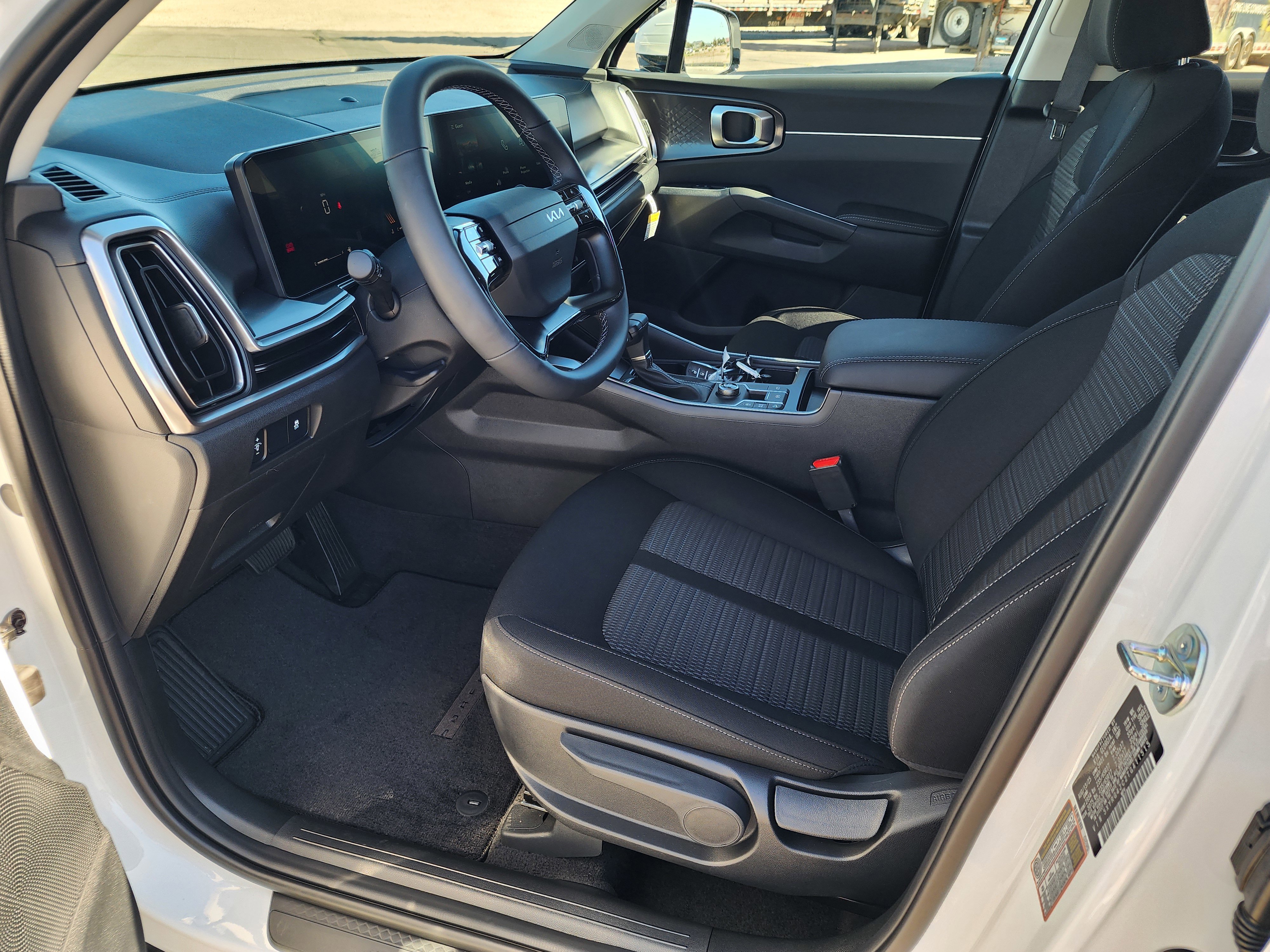 New 2026 Kia Sorento LX image 13