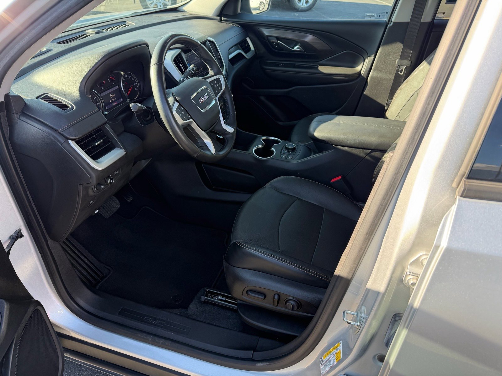 Used 2020 GMC Terrain SLT w/ Preferred Package image 16