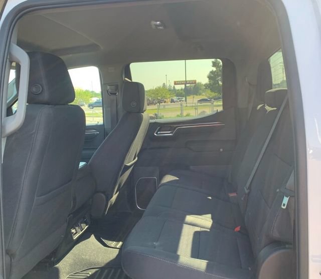 Used 2023 Chevrolet Silverado 1500 LT AWD/4WD image 9