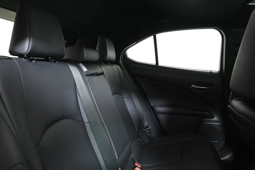 Used 2024 Lexus UX 250h AWD w/ Premium Package image 34