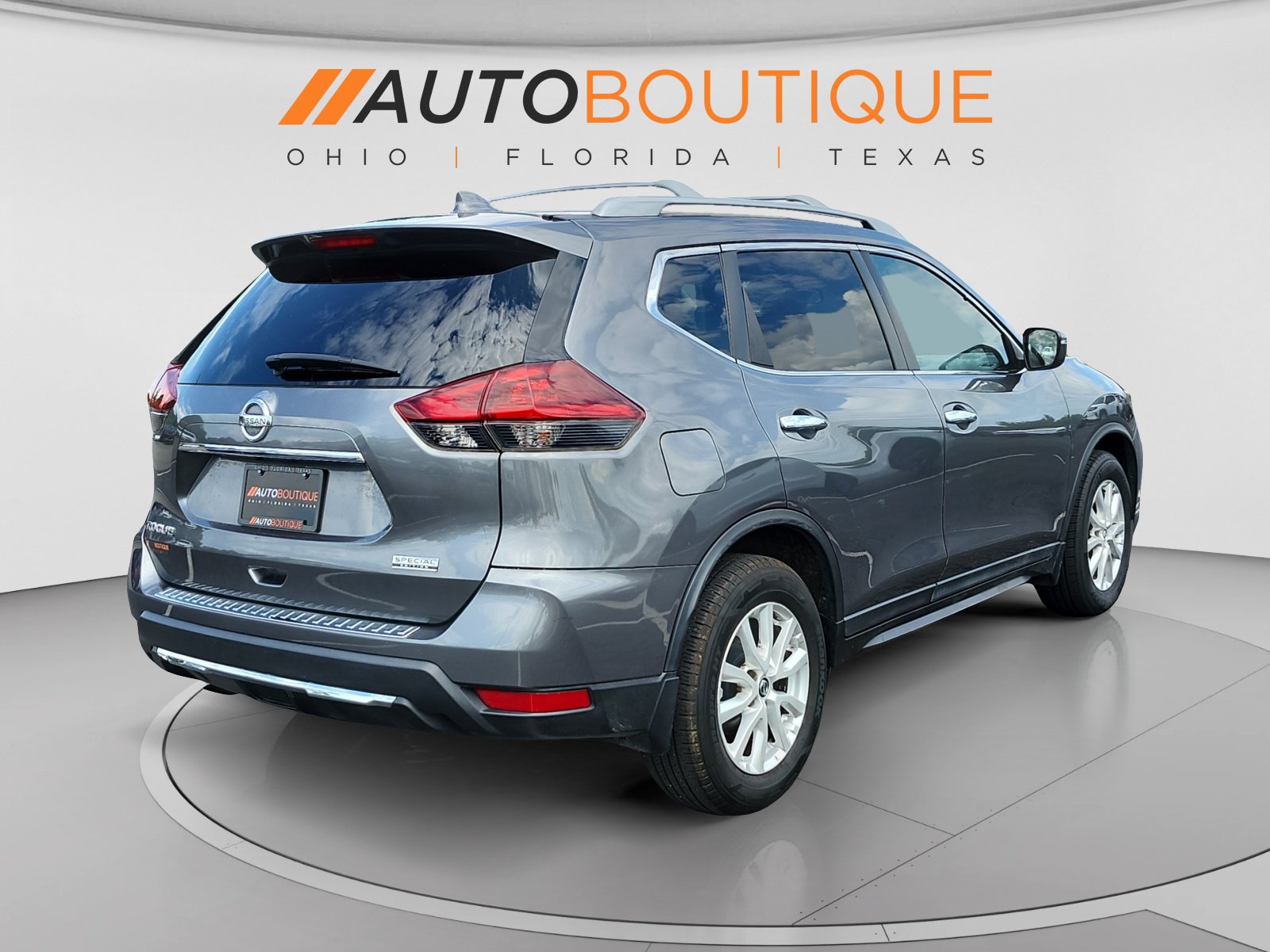 Used 2019 Nissan Rogue S w/ Special Edition Package FWD image 5
