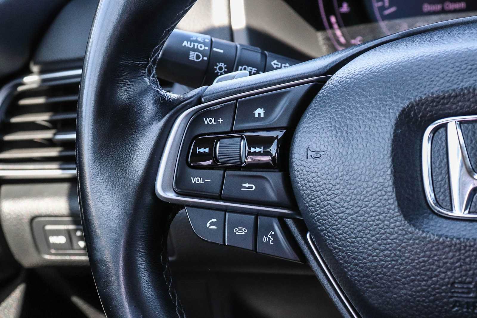 Used 2020 Honda Accord Touring image 22