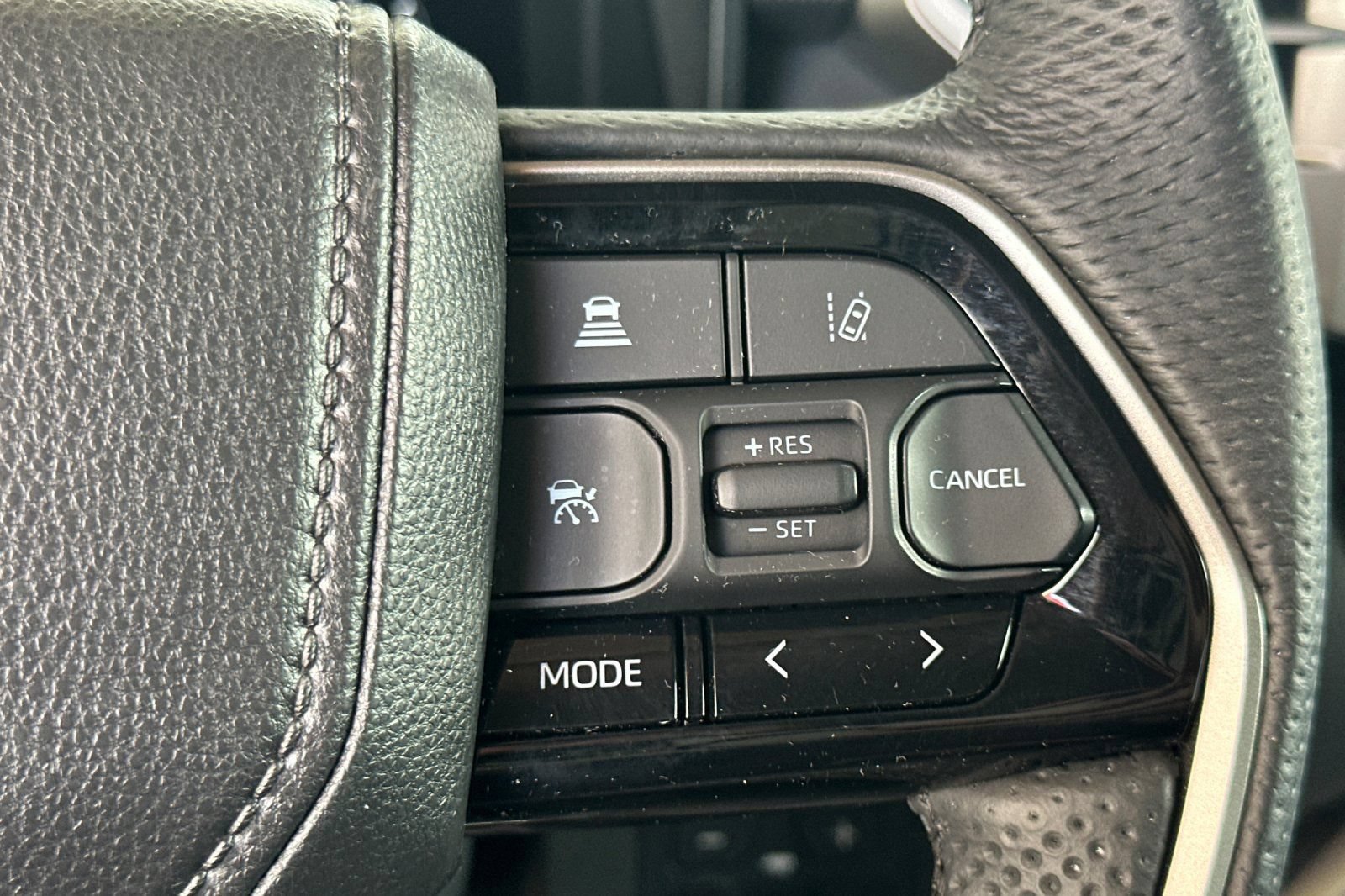 Used 2024 Toyota Tundra Limited w/ TRD Off-Road Package AWD/4WD image 27